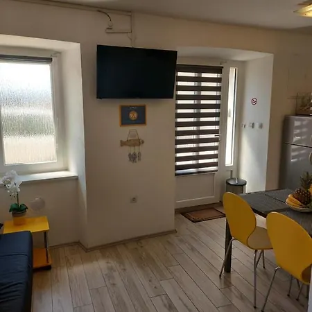 Apartmant Bionda Novi Vinodolski, Cozy And For 4 People In The Center * Novi Vinodolski