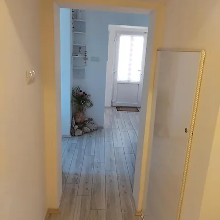 Apartman Apartmant Bionda Novi Vinodolski, Cozy And For 4 People In The Center *