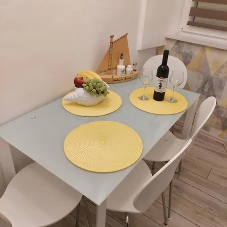 Apartmant Bionda Novi Vinodolski, Cozy And For 4 People In The Center