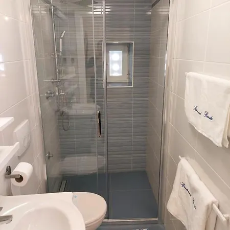 Apartmant Bionda Novi Vinodolski, Cozy And For 4 People In The Center 아파트 노비비노돌스키