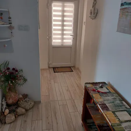 Apartmant Bionda Novi Vinodolski, Cozy And For 4 People In The Center Apartman Novi Vinodolski