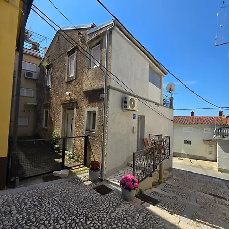 Apartmant Bionda Novi Vinodolski, Cozy And For 4 People In The Center 노비비노돌스키