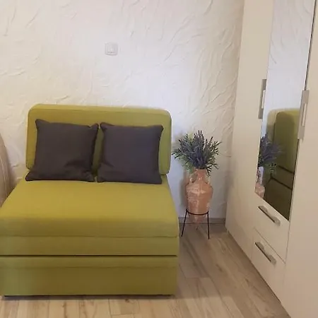 Apartmant Bionda Novi Vinodolski, Cozy And For 4 People In The Center * 노비비노돌스키
