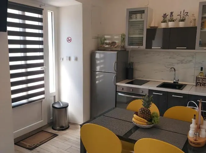 Apartmant Bionda Novi Vinodolski, Cozy And For 4 People In The Center Novi Vinodolski