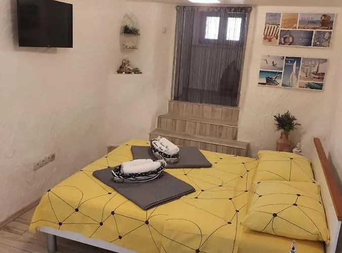 Apartmant Bionda Novi Vinodolski, Cozy And For 4 People In The Center Novi Vinodolski