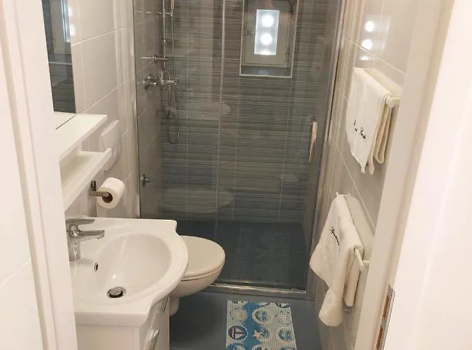 Apartmant Bionda Novi Vinodolski, Cozy And For 4 People In The Center Apartament Novi Vinodolski