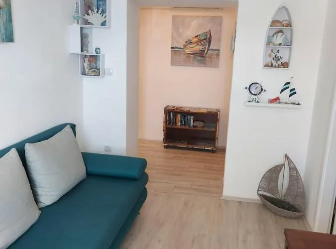 Apartmant Bionda Novi Vinodolski, Cozy And For 4 People In The Center *