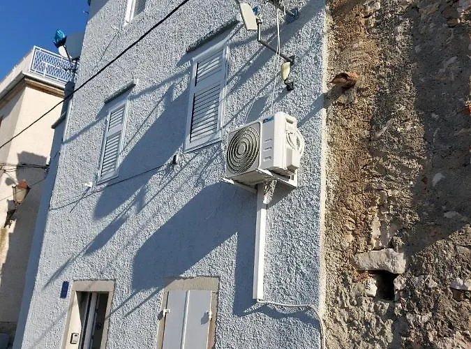 Apartmant Bionda Novi Vinodolski, Cozy And For 4 People In The Center *