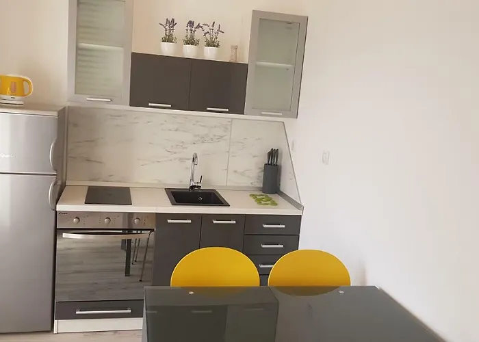 Apartmant Bionda Novi Vinodolski, Cozy And For 4 People In The Center * Novi Vinodolski
