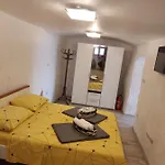Apartmant Bionda Novi Vinodolski, Cozy And For 4 People In The Center Appartement