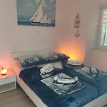 Appartement Apartmant Bionda Novi Vinodolski, Cozy And For 4 People In The Center *