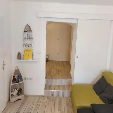 Apartmant Bionda Novi Vinodolski, Cozy And For 4 People In The Center Apartment Novi Vinodolski