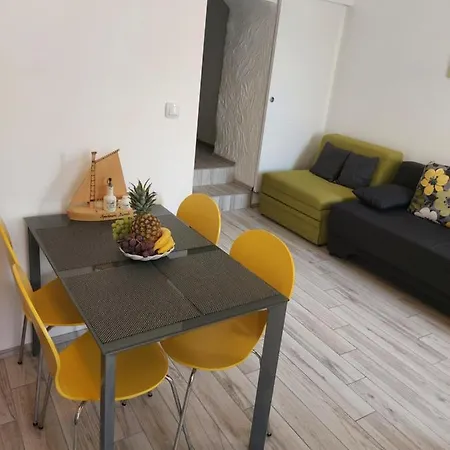 Apartment Apartmant Bionda Novi Vinodolski, Cozy And For 4 People In The Center