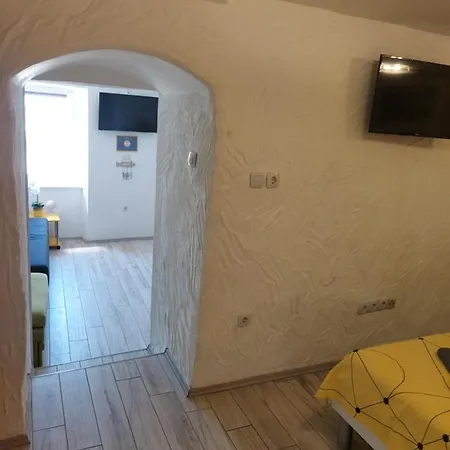 Apartmant Bionda Novi Vinodolski, Cozy And For 4 People In The Center Apartament