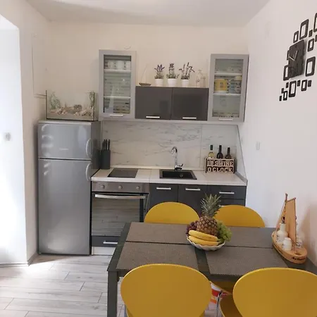Apartmant Bionda Novi Vinodolski, Cozy And For 4 People In The Center * Novi Vinodolski
