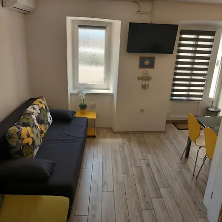 Apartmant Bionda Novi Vinodolski, Cozy And Nice For 4 People In The City Center * Novi Vinodolski