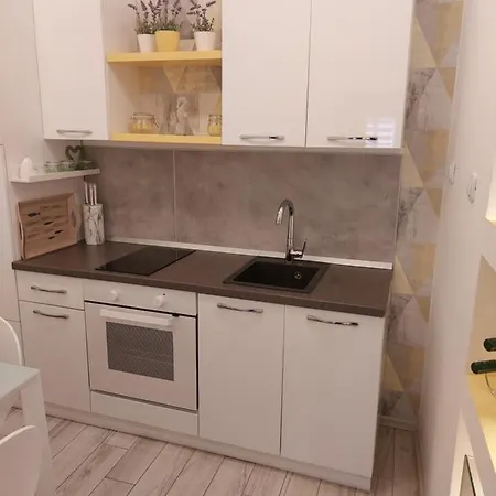 Apartmant Bionda Novi Vinodolski, Cozy And For 4 People In The Center Apartment