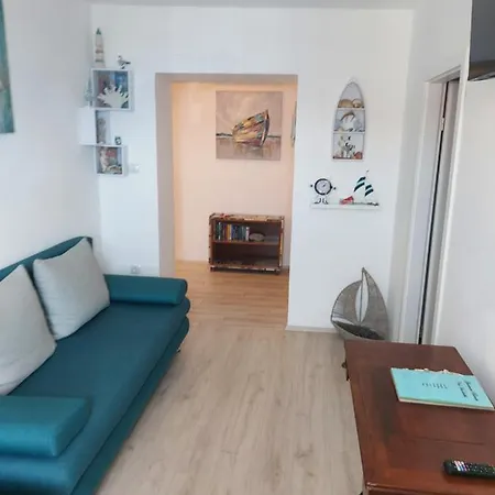 Apartmant Bionda Novi Vinodolski, Cozy And For 4 People In The Center *
