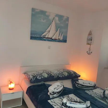 Apartmant Bionda Novi Vinodolski, Cozy And For 4 People In The Center * Novi Vinodolski