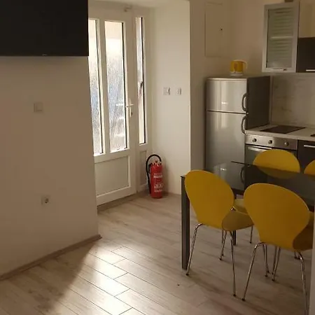 Apartmant Bionda Novi Vinodolski, Cozy And Nice For 4 People In The City Center