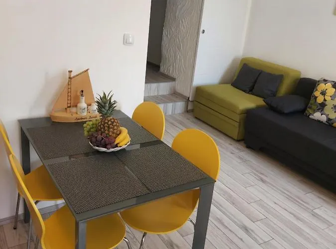 Apartment Apartmant Bionda Novi Vinodolski, Cozy And For 4 People In The Center