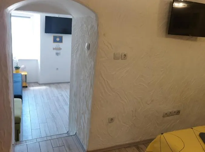 Apartmant Bionda Novi Vinodolski, Cozy And For 4 People In The Center Apartment