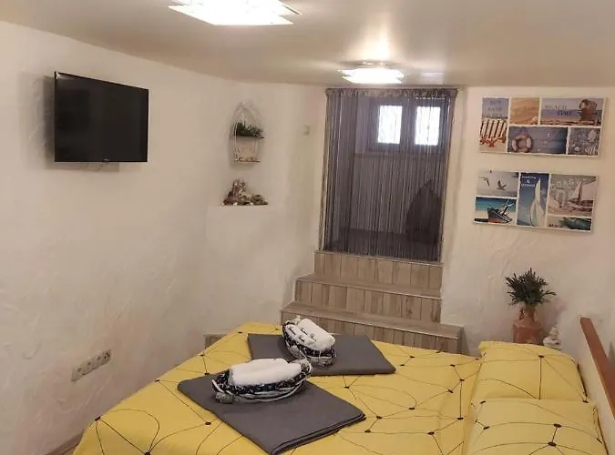 Apartmant Bionda Novi Vinodolski, Cozy And For 4 People In The Center Apartment *