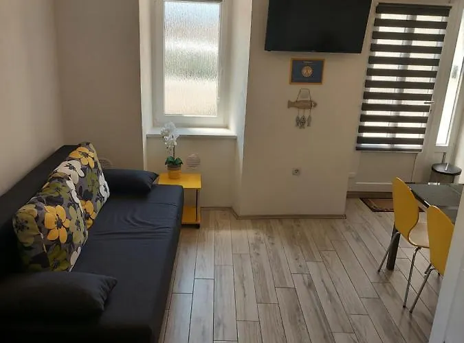 Apartmant Bionda Novi Vinodolski, Cozy And For 4 People In The Center * Novi Vinodolski