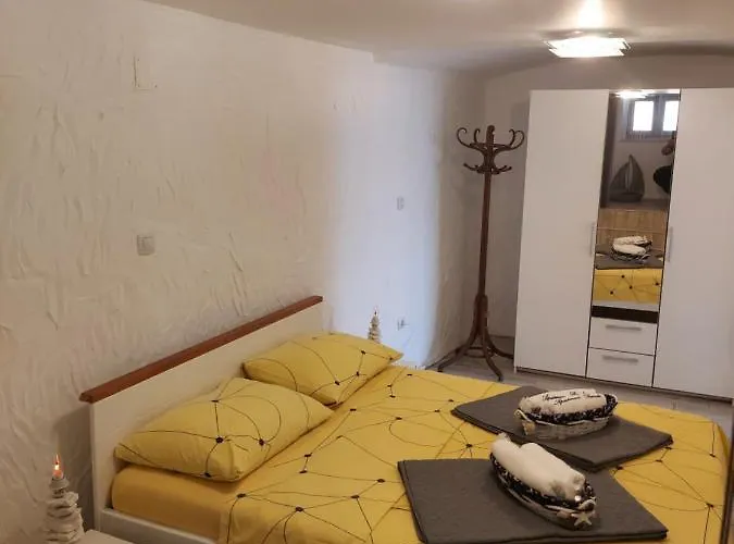 Apartmant Bionda Novi Vinodolski, Cozy And For 4 People In The Center