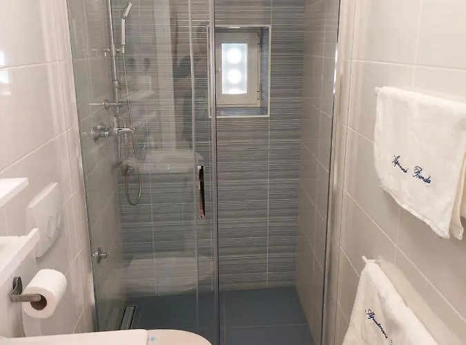 Apartmant Bionda Novi Vinodolski, Cozy And For 4 People In The Center Apartman Novi Vinodolski