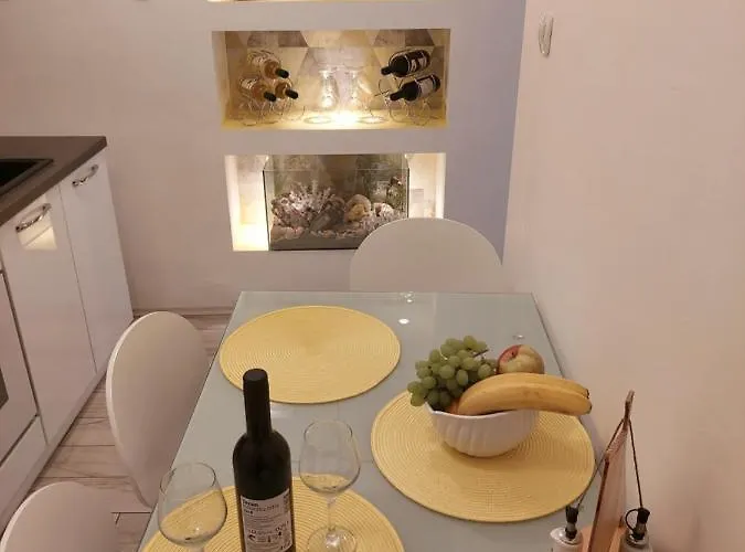 Apartment Apartmant Bionda Novi Vinodolski, Cozy And For 4 People In The Center *