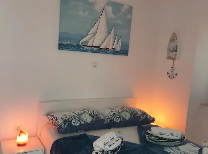 Apartmant Bionda Novi Vinodolski, Cozy And For 4 People In The Center * Novi Vinodolski